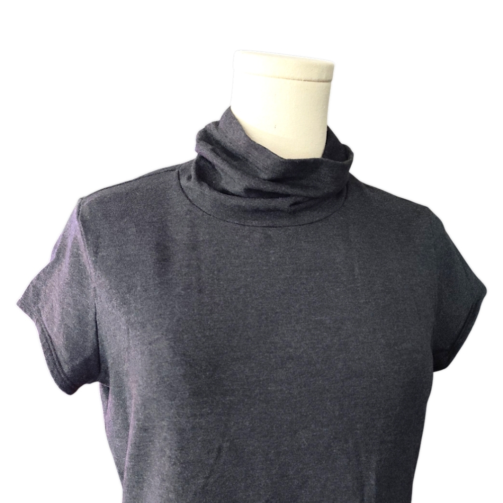 Cabi Cap Sleeve Turtleneck Size Medium Women's - Picture 3 of 8